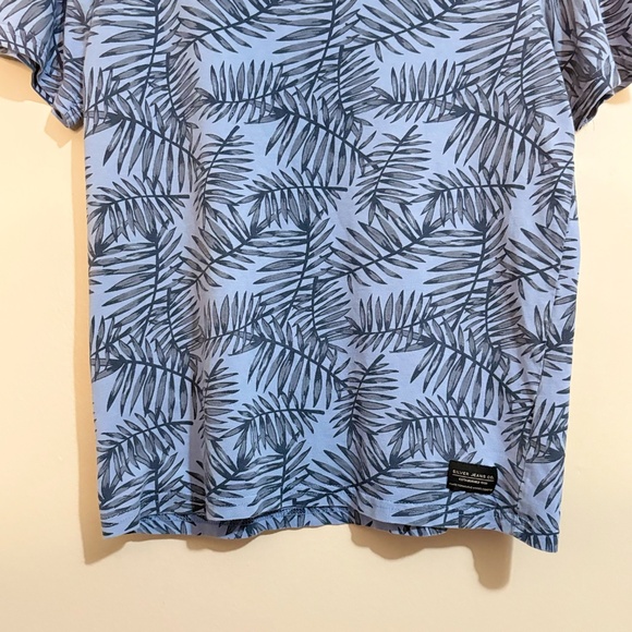 Silver Jeans Smokey Blue Leaf Print Tee 100% Cotton - Picture 5 of 13